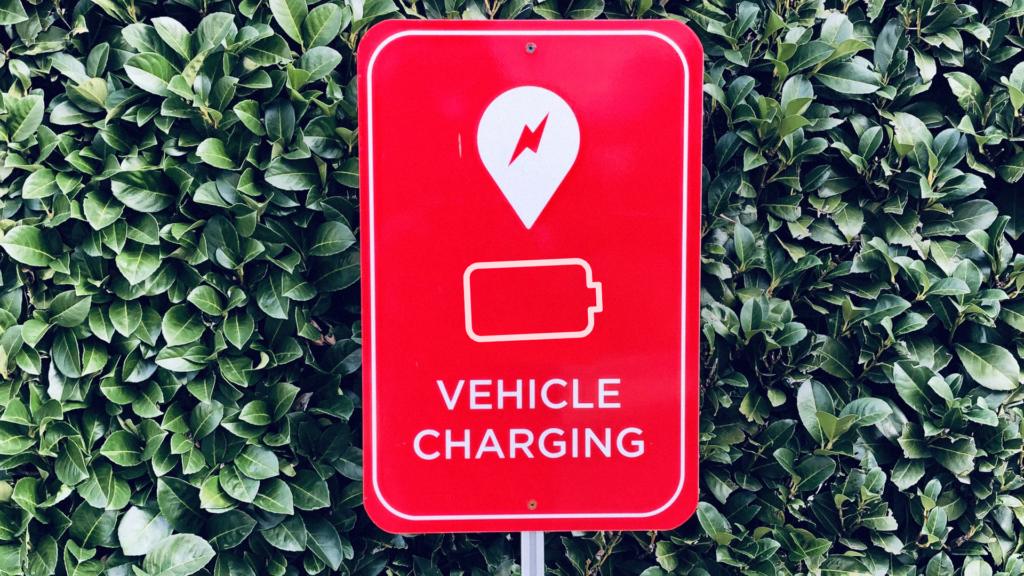 New electric car batteries can charge in fiveminutes Thred site