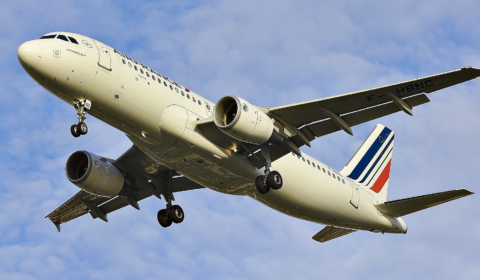 France MPs vote to ban domestic flights as part of climate pledge