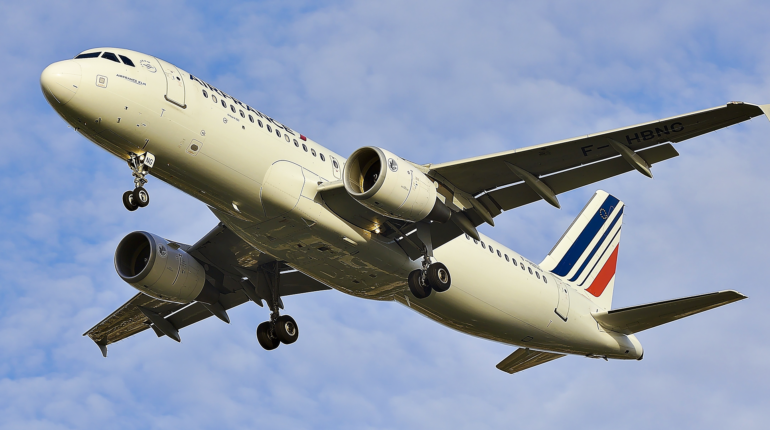 France MPs vote to ban domestic flights as part of climate pledge