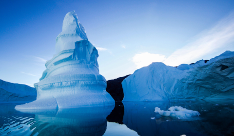 Greenland ice sheet melts 8.5bn tonnes in a single day