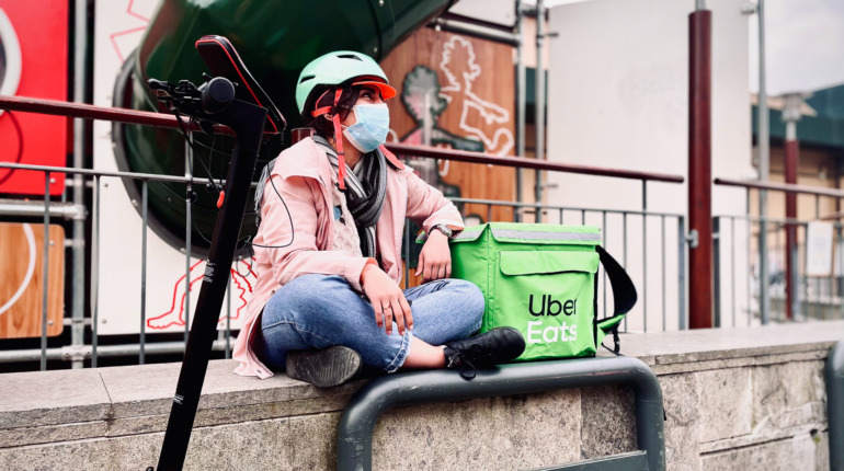 NYC improves conditions for gig economy delivery drivers