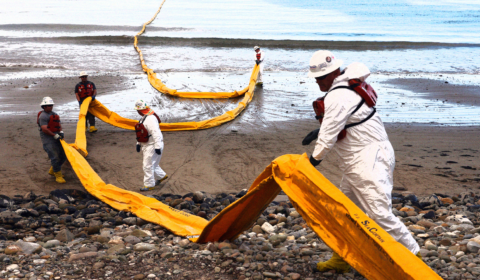 California oil spill renews pressure to ban offshore drilling