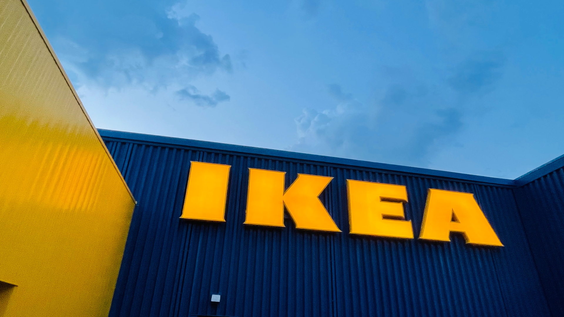 IKEA to start selling solar panels in American stores