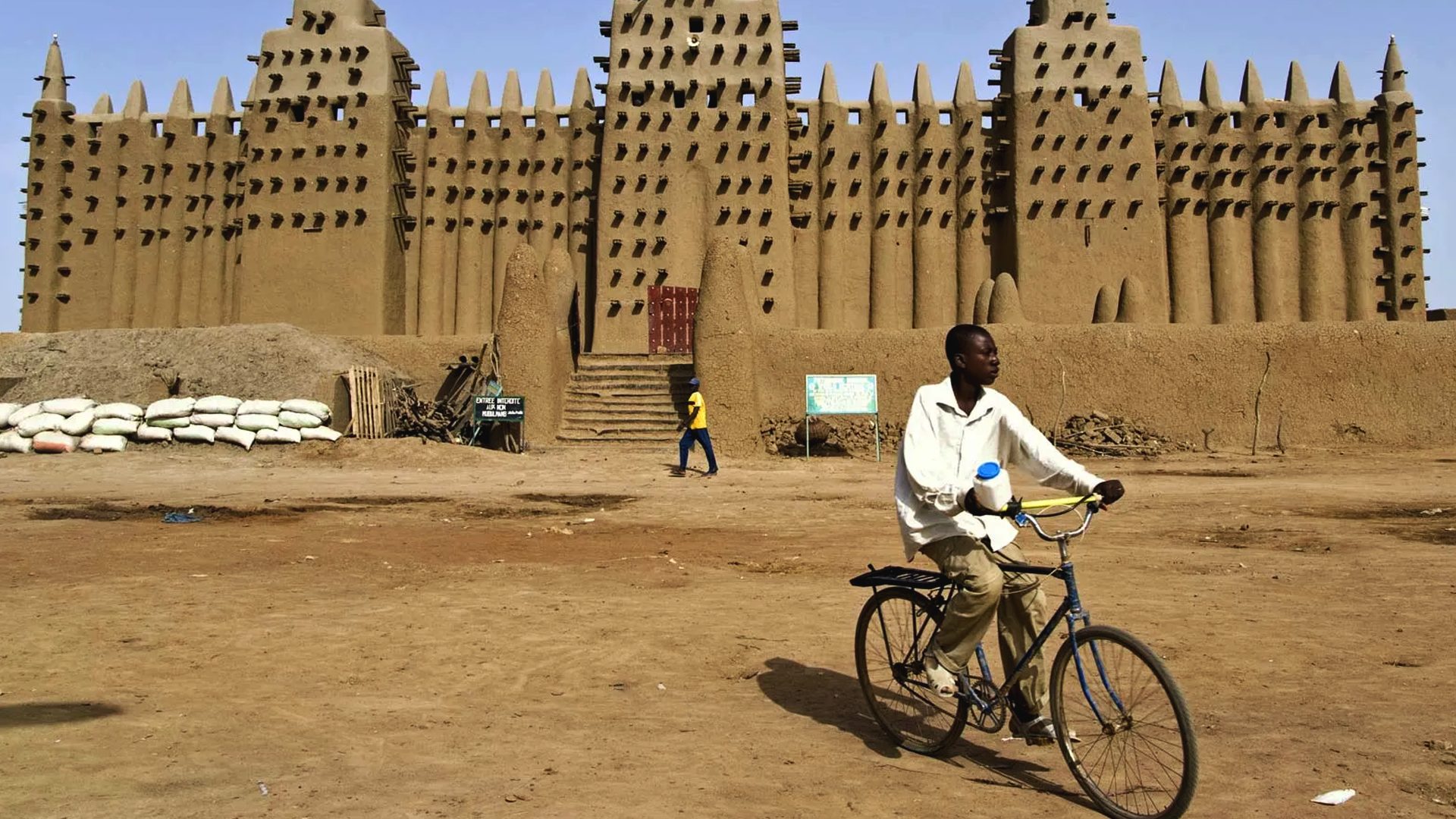 Thousands of displaced children in Mali have no legal identity