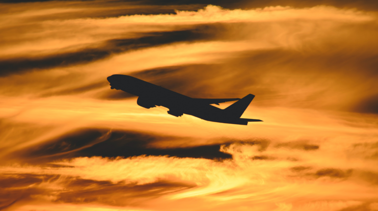 Schiphol Airport U-turns on plan to cut 40,000 flights per year