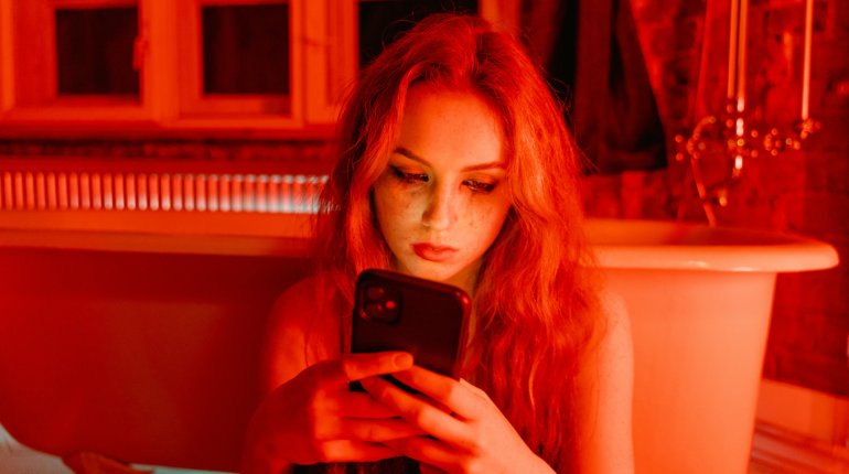 The UN warns that women face rising online abuse 