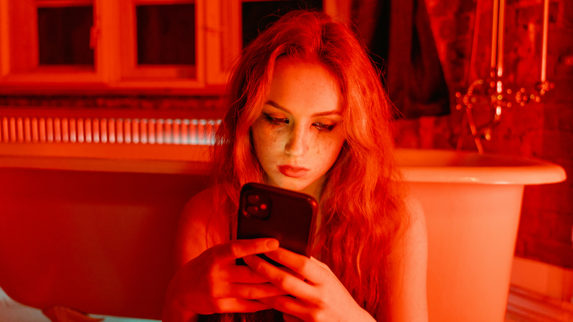 The UN warns that women face rising online abuse 