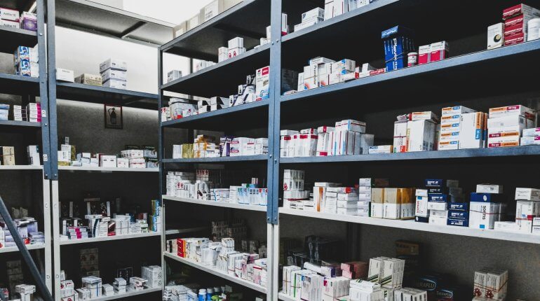 Global pharmaceutical supply derailed by the closure of the Strait of Hormuz