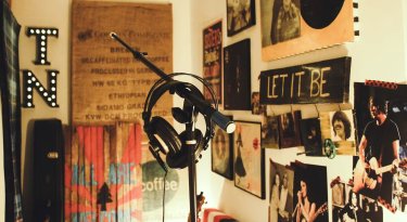 AI songs to be banned from Australian charts