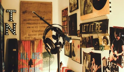 AI songs to be banned from Australian charts